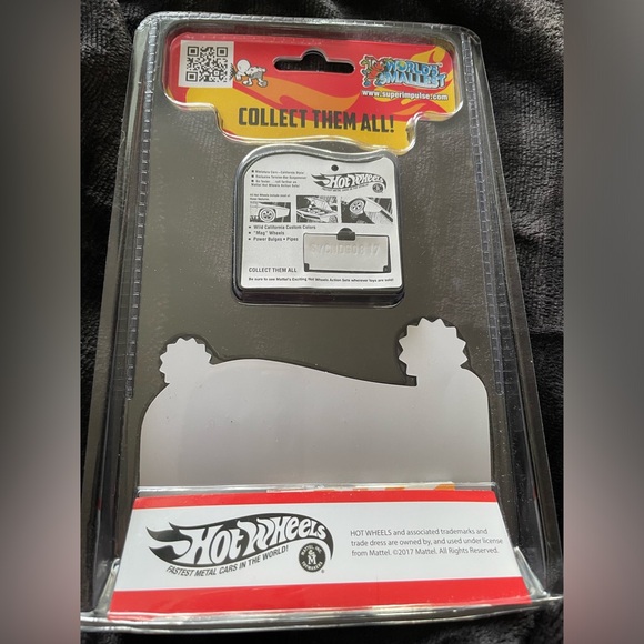 NWT - World’s Smallest Toy Hot Wheels Blue Car. Fully sealed, never opened. - Picture 2 of 2